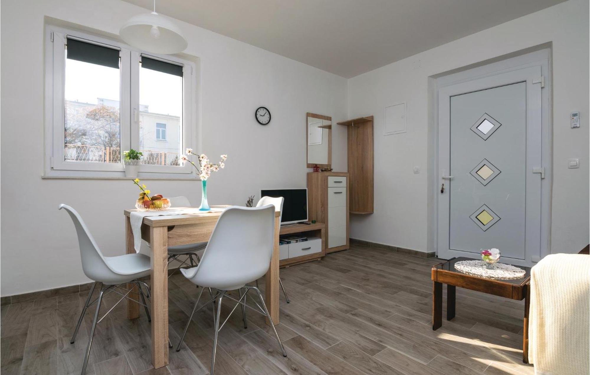 1 Bedroom Gorgeous Apartment In Zadar Extérieur photo